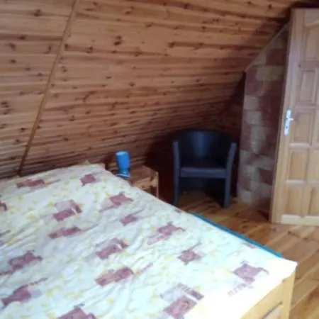 Domek Drewniany Nad Jeziorem Sobacz Sobącz